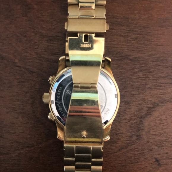 Oversized Gold Michael Kors Watch - Picture 4 of 6